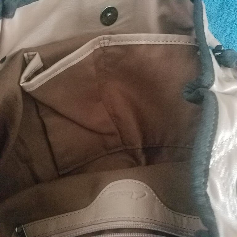 Clark Beige handbag, good condition  £2.5
