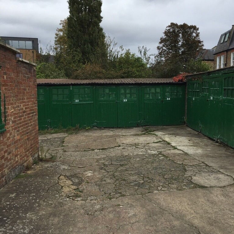 SECURE LOCK-UP GARAGE to rent in Balham/Wandsworth Common SW12.