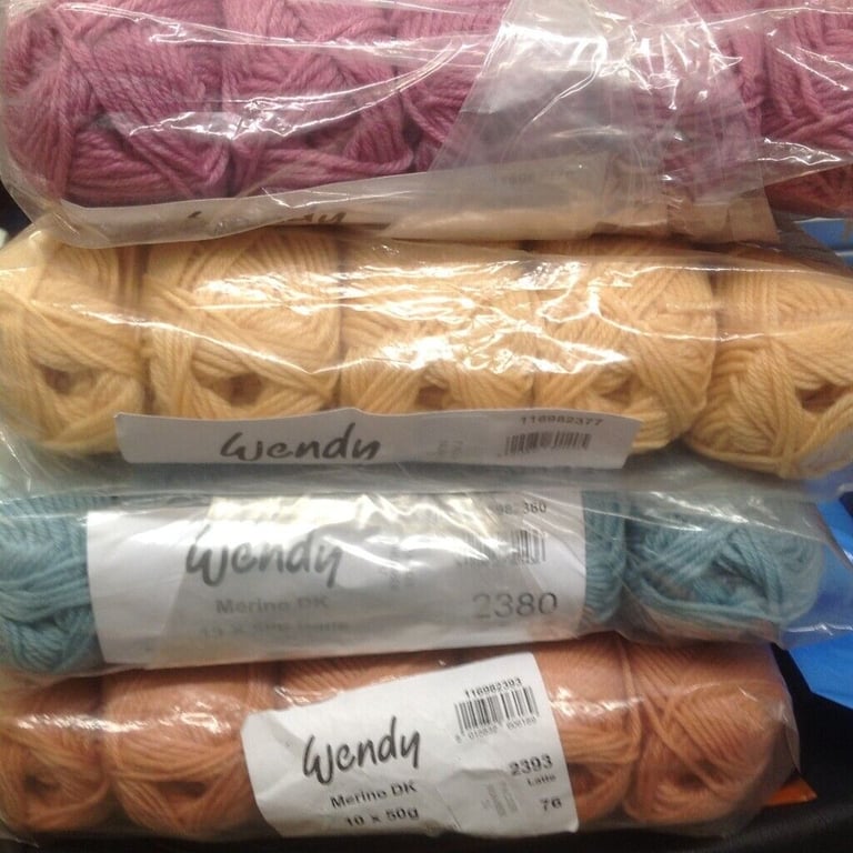 image for WENDY MERINO DOUBLE KNITTING KNITTING WOOL 100% MERINO WOOL ULTRA SOFT 5X50G