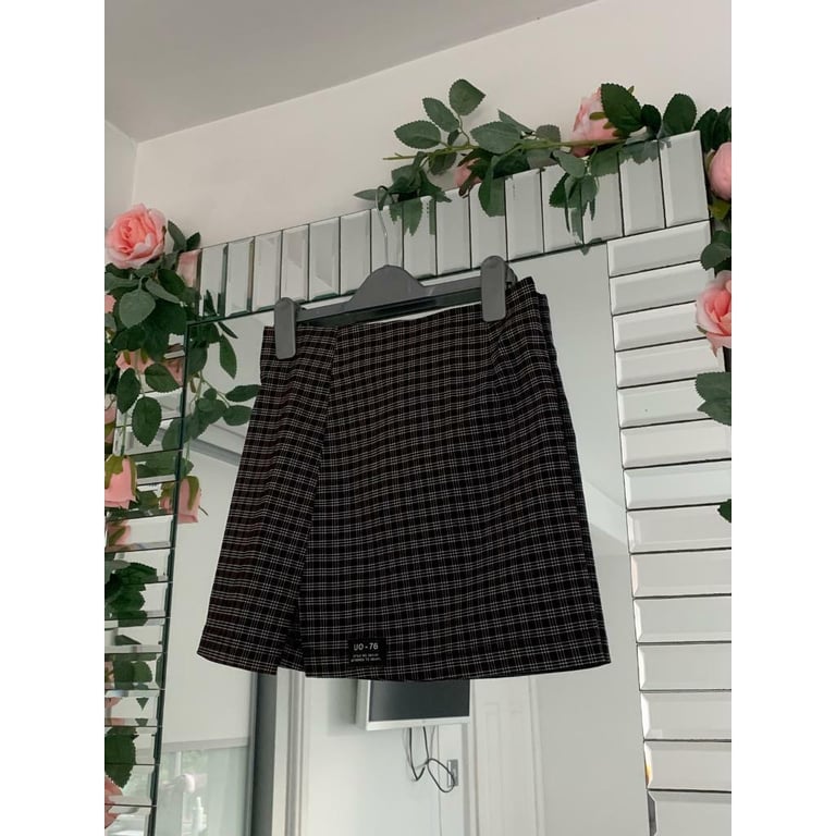 image for Urban Outfitters Check Skirt Size XS