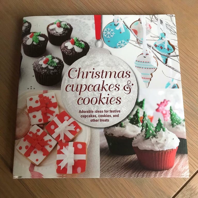 image for Christmas Cupcakes and Cookies - Adorable ideas for festive cupcakes(Hardcover)
