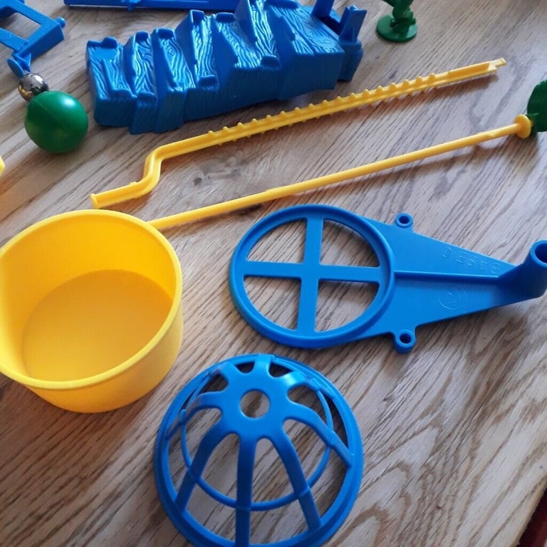 Mouse Trap 1999  (MB Games) spare parts.