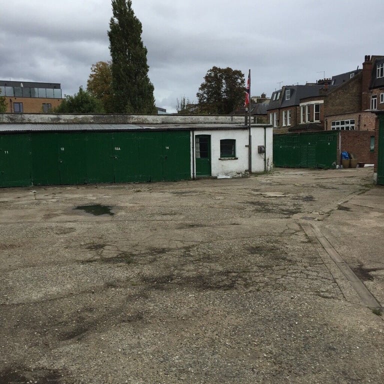 SECURE LOCK-UP GARAGE to rent in Balham/Wandsworth Common SW12.