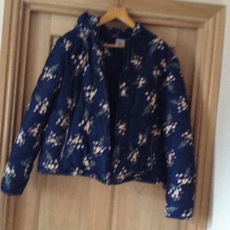 image for Puffer jacket Size 16 navy and floral hooded puffer jacket, extremely warm