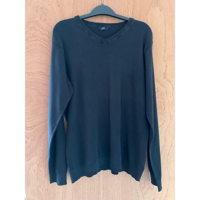Boys age 14-15 black school jumper 