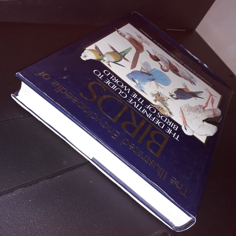 The Illustrated Encyclopaedia of Birds by Christopher Perrins(hardback book)