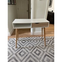 White desk/dressing table 