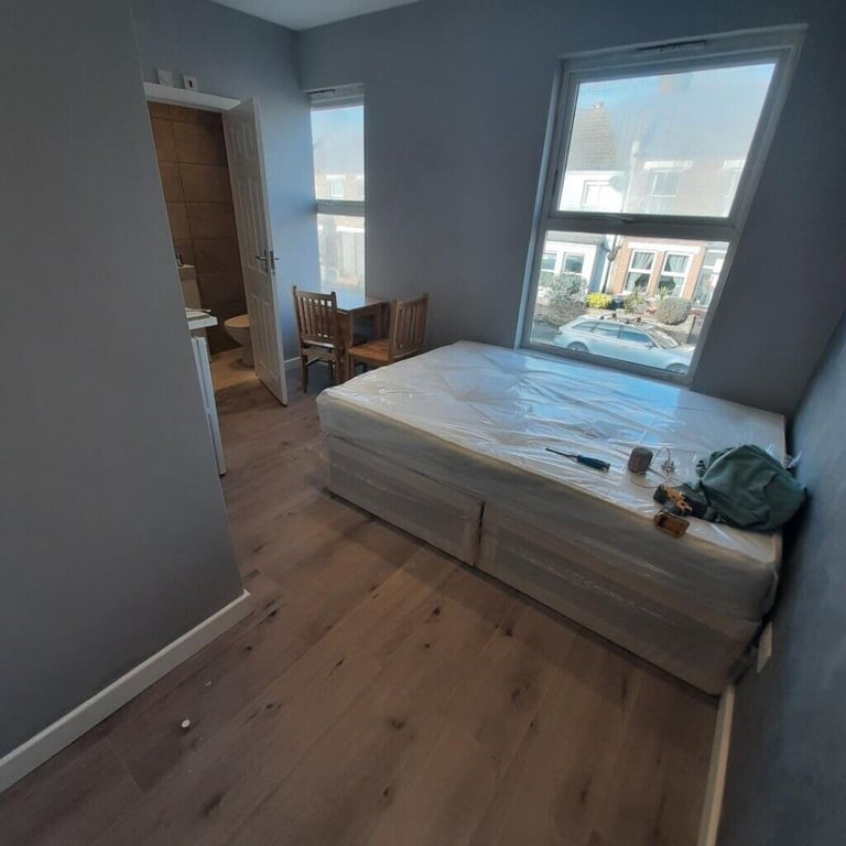 '*HANWELL,W7,* BRAND NEW REFURBISHED STUDIO, Elizabeth line is 15 minutes to Paddington & Heathrow