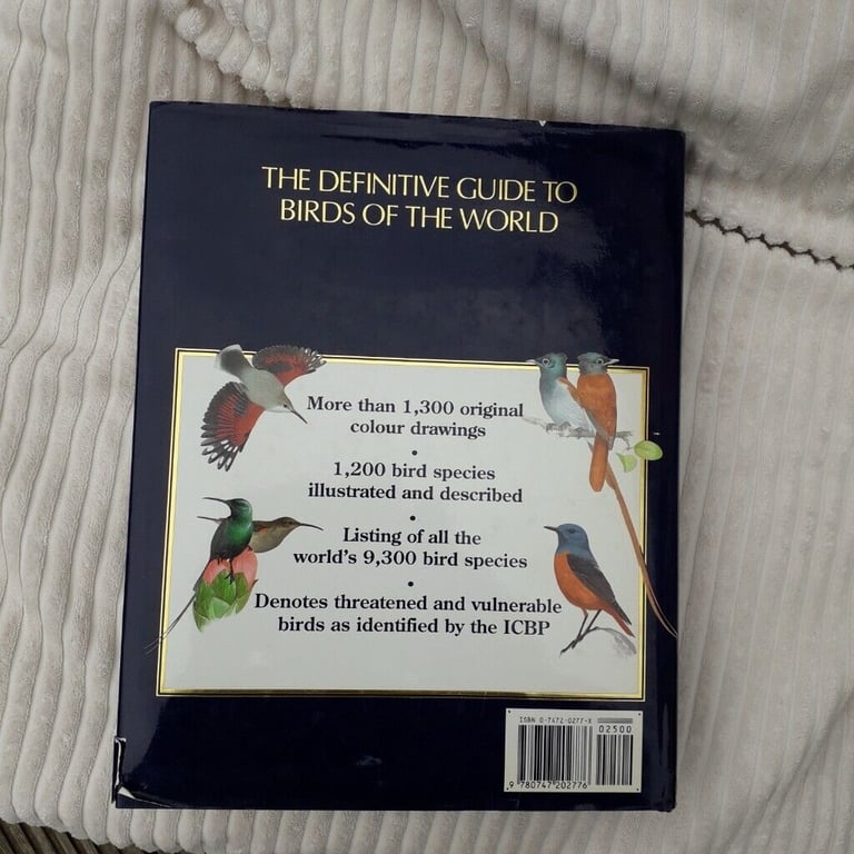 The Illustrated Encyclopaedia of Birds by Christopher Perrins(hardback book)