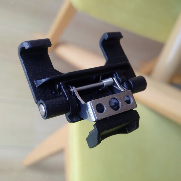 Panasonic Toughbook CF-18/CF-19 Latch Lock - DFKE9073XA-0 NEW