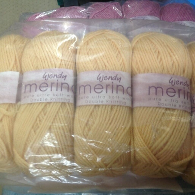 WENDY MERINO DOUBLE KNITTING KNITTING WOOL 100% MERINO WOOL ULTRA SOFT 5X50G