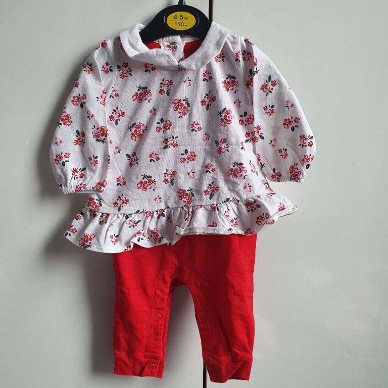 image for baby girl's romper outfit / jumpsuit age 0-3 months