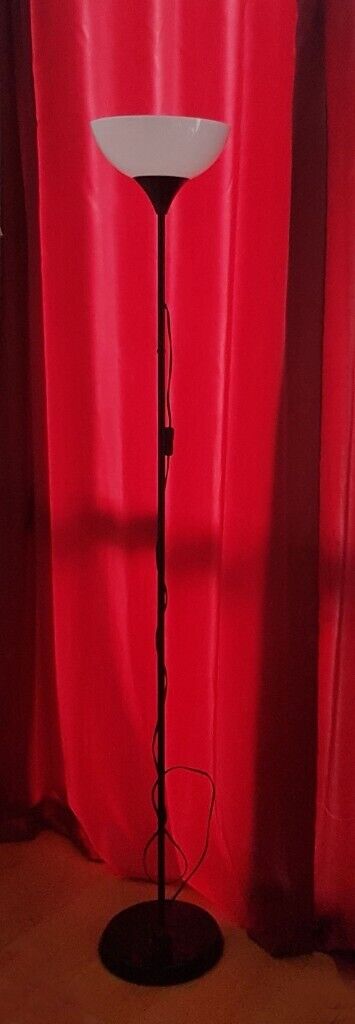 Tall Floor Standing Lamp with PHILIPS Tornado Bulb 10.000h (10 years) 