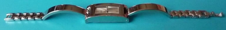 CHROMED BRACELET QUARTZ FASHION WATCH IN G.W.O.