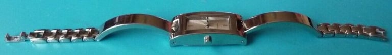 CHROMED BRACELET QUARTZ FASHION WATCH IN G.W.O.
