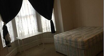 Double Studio at Hayter Road Brixton SW2. Victoria line. pay weekly or monthly 