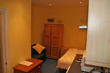 GOOD SIZE DOUBLE STUDIO -TURNHAM GREEN