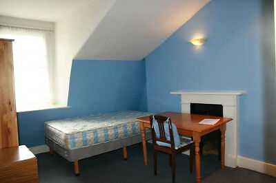 TRENDY SELF CONTAINED DOUBLE STUDIO - BARONS COURT