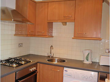 Short Term Accommodation in NG7 area, with Gated Parking, 1 Bedroom Apartment from 45 Pounds a Night