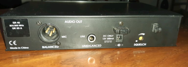 AKG ULTRA HIGH FREQUENCY STATIONARY RECEIVER