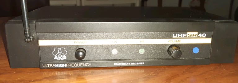 AKG ULTRA HIGH FREQUENCY STATIONARY RECEIVER
