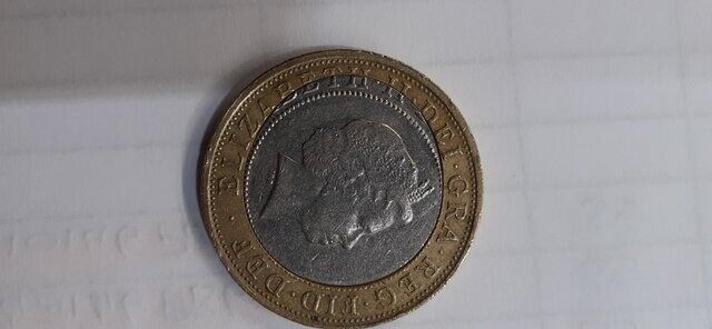 Mis Aligned Egg shaped £2 coin rare