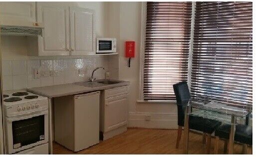 *Move In Quick* Mezzanine Semi-Studio To Rent, Glazbury Road, London 