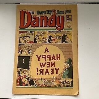 Five old Beano comics/magazines & 1 Dandy