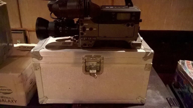 Sony dsr 300p DV Cam recorder + Libec T95C Tripod stand with remote function