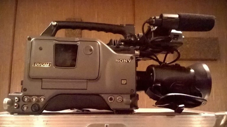 Sony dsr 300p DV Cam recorder + Libec T95C Tripod stand with remote function