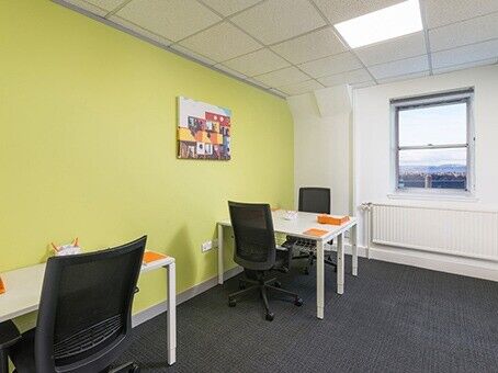 Edinburgh - EH2 3ES, 3 Work station private office to rent at George Street 