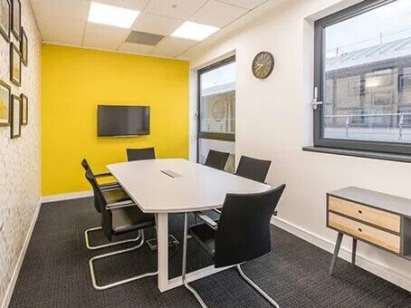 Belfast - BT2 8LA, 3ws 753 sqft serviced office to rent at Forsyth House 