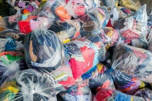 image for Second Hand Clothes Wholesale Ladies, Mens, Kids From £1 Kg Delivery Available