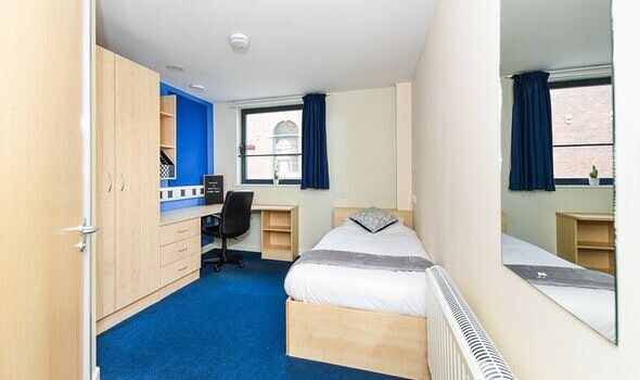 STUDENT ROOM TO RENT IN SHEFFIELD, EN SUITE ROOM AND STUDIO WITH PRIVATE BATHROOM & COMMUNAL KITCHEN