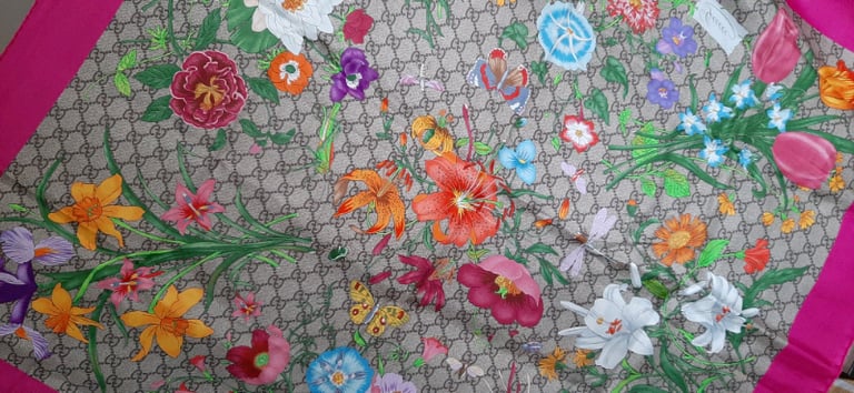 Genuine GUCCI Silk Scarf with GG Flora Print RRP £335