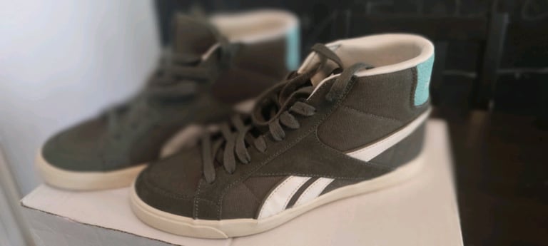 image for Vintage Classic Reebok shoes trainers nearly new