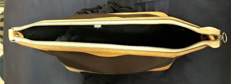 Wash bag/toiletries/travel make-up bag