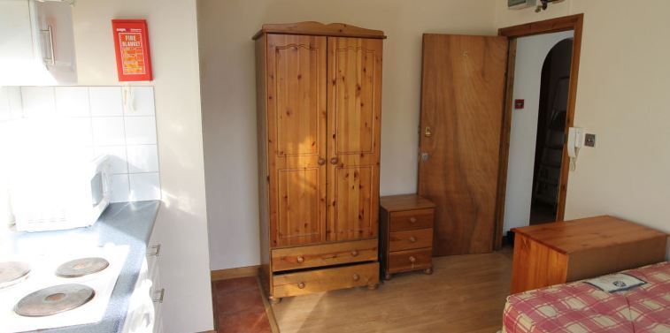 SELF CONTAINED D/STUDIO-BAKER ST