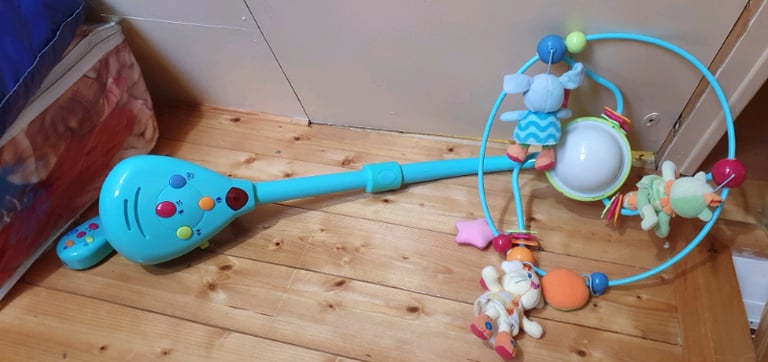 Cot play mobile for babys with light, tunes and rotates