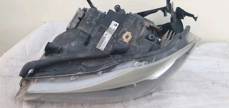 BMW 3 SERIES - E90/ E91 - LCI - XENON HEADLIGHT/ ANGEL EYE - PASSENGER