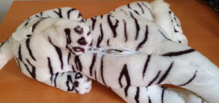 White 🐅 tiger.