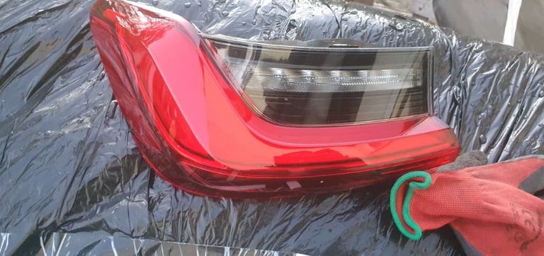 BMW 3 SERIES - G20 - REAR BRAKE LIGHT/ TAIL LIGHT - PASSENGER SIDE
