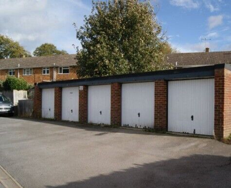 Garage/Parking/Storage to rent: Pound Road (r/o 95) Stockbridge, SO20 8JU - GATED SITE