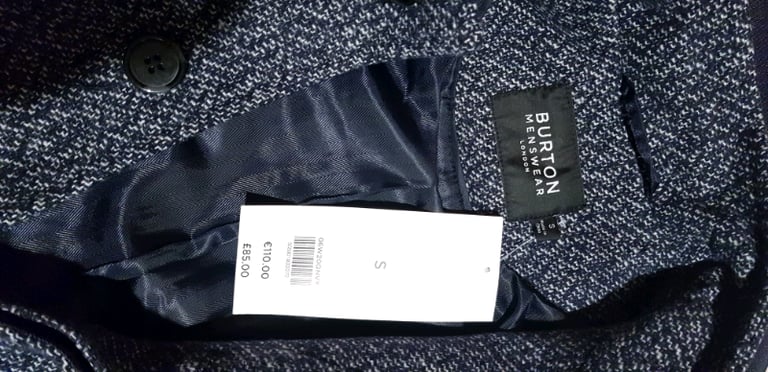 Mens button coat.size small navy and white 