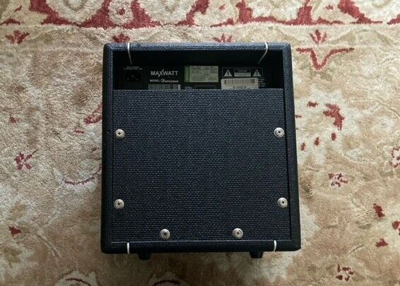Hiwatt Maxwatt Hurricane 10w bass practice amp