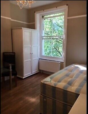 'CLEAN AND BRIGHT STUDIO IN KENSINGTON CENTRAL LONDON