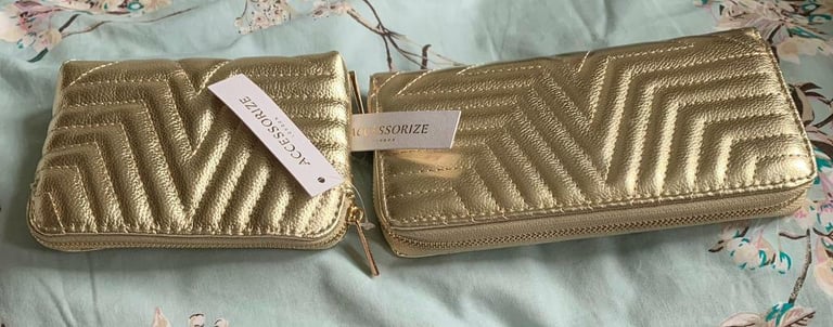 Mansoon accessorize two purs