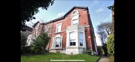 Bentley Road L8 - Furnished bedroom in a large period property with private bathroom, all bills inc