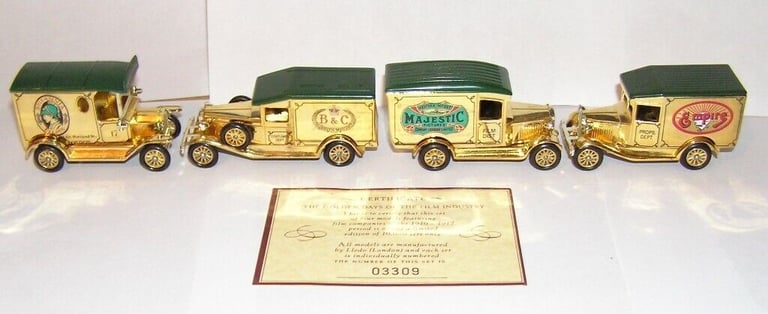 LLEDO GS1004 GOLDEN DAYS OF THE FILM INDUSTRY 24 CARAT PLATED 4 MODEL  LIMITED EDITION SET