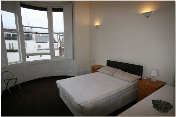 'ZONE 1, MINUTES PADDINGTON STATION OR LANCASTER GATE TUBE.SHORT WALK TO HYDE PARK AND OXFORD STREET